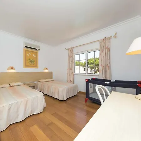 Augusto Villa Vilamoura