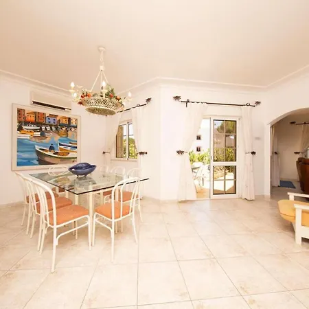 Augusto Villa Vilamoura
